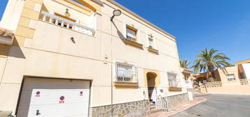 Casa adosada en venta en Benahadux