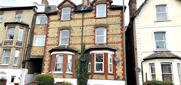 Flat for sale in Farnham Road, Guildford, Surrey GU2