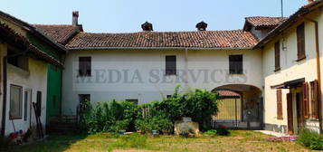 CASA INDIPENDENTE su 2 PIANI con RUSTICI e TERRENO