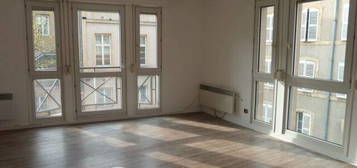 Appartement  à louer, 3 pièces, 2 chambres, 75 m²