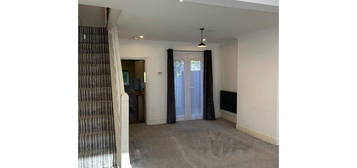 2 bed terraced house to rent