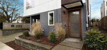 9213 15th Ave SW, Seattle, WA 98106