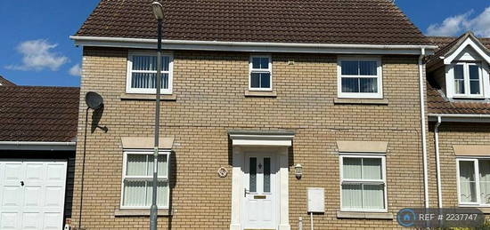 3 bedroom semi-detached house