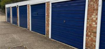 Parking/garage to rent in Paddockhall Road, Winnals Park, Haywards Heath RH16