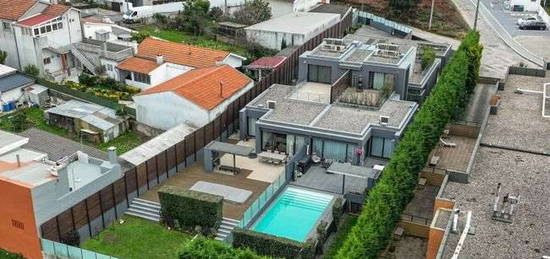 Moradia T4 de Luxo com Piscina - Vila Nova de Gaia