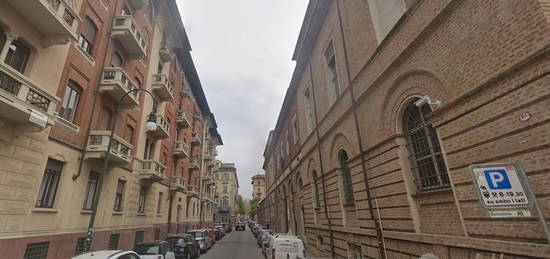 Monolocale VIA SANTA CHIARA 500EURO SPESE INCLUSE