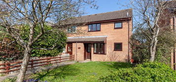 1 bed semi-detached house to rent