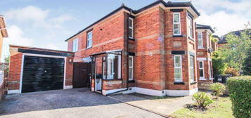 4 bedroom detached house to rent