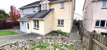 3 bed semi-detached house for sale