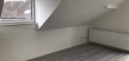 Frisch sanierte DG-Wohnung in Leverkusen-Fettehenne