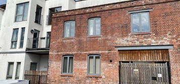 2 bed flat to rent