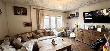 Flat to rent in Ashton Road, Enfield EN3