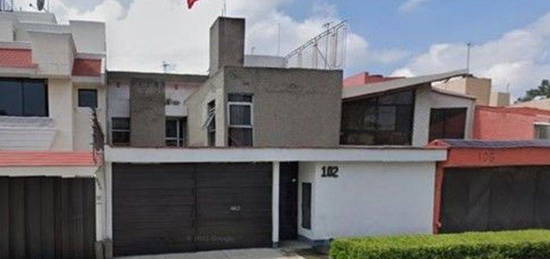 Casa en Venta en Paseos de Taxqueña