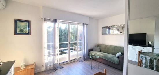 Studio  à louer, 1 pièce, 25 m², Étage 2/–