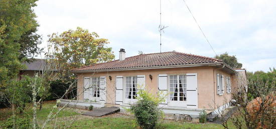 EXCLUSIF - ANDERNOS - 5mn plages - Maison (90M²) avec Garage attenant (15m²) sur Terrain clos 992M²