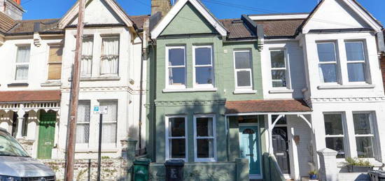 6 bedroom terraced house