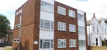 Flat to rent in Elgin Road, Addiscombe, Croydon CR0