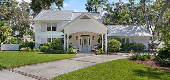 134 Alder Cir, St Simons Island, GA 31522