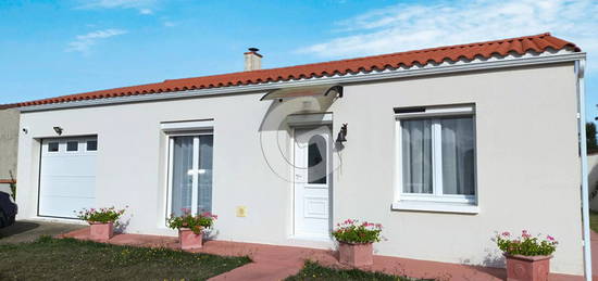 Maison de plain-pied  à vendre, 4 pièces, 3 chambres, 80 m²