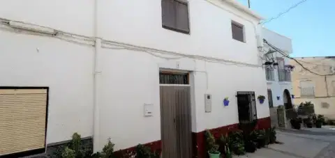 Casa adosada en calle de Granada, 4