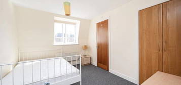 3 bed flat to rent