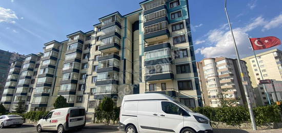 İLKYERLEŞİMDE 3+1 140 M2 ARA KAT ASANSÖRLÜ KİRALIK DAİRE