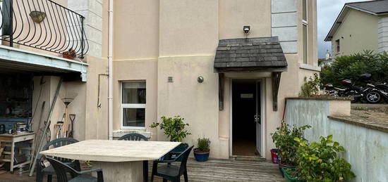 Flat to rent in Cleveland Road, Torquay TQ2