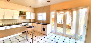 3 bed terraced house to rent