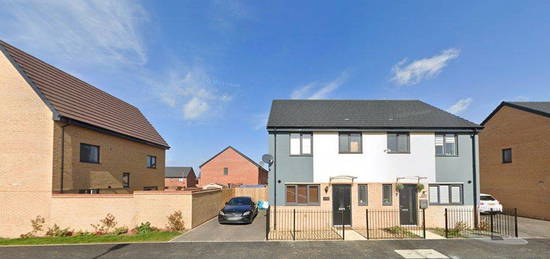 3 bed semi-detached house to rent