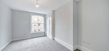 Studio to rent in Stoke Newington High Street, London N16