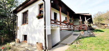 Casa 3 camere,134 mp, 1800mp teren,zona Unirii, 0% comision