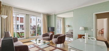 75007 Paris 3 pièces avec balcon et ascenseur 2 chambres