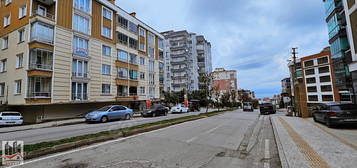 SAMYAPTAN AYDINLIK CADDESİNE CEPHE KİRALIK 3+1 DAİRE