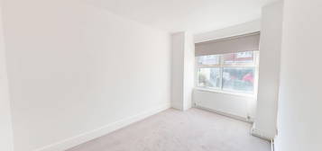 Flat to rent in Sandown Road, Brighton BN2