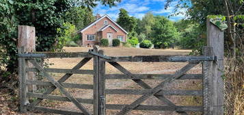 2 bedroom detached bungalow to rent