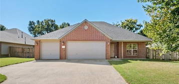 8409 W Vista Terrace Dr, Fayetteville, AR 72704