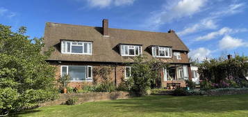 5 bedroom detached house to rent