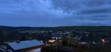 2-Zimmer-Wohnung mit großem Balkon und Blick über das Ruwertal