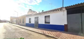 Casa adosada en Corral de Almaguer