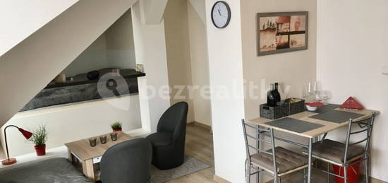 Pronájem bytu 1+kk 37 m², Palackého náměstí, Třeboň