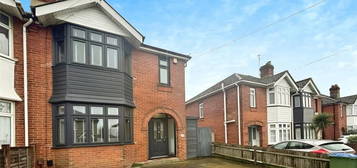 3 bedroom semi-detached house to rent