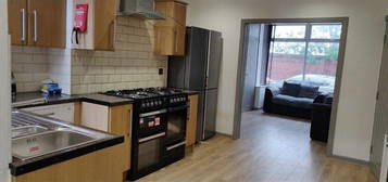 Room to rent in Littleton Road, Salford M6