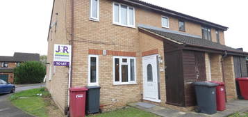 Maisonette to rent in Bader Gardens, Cippenham, Slough SL1