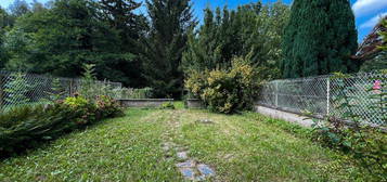 Très belle maison avec garage, balcon, sous-sol et jardin