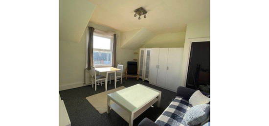 Flat to rent in Manley Road, Manchester M16