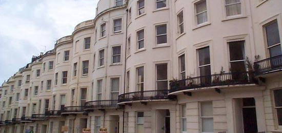 Studio to rent in Brunswick Place, Hove BN3