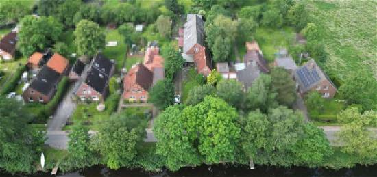 Wohnhaus mit Scheune und großem Grundstück in idyllischer Kanallage zu verkaufen!