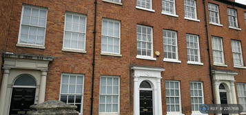 6 bedroom terraced house