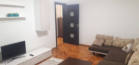 Apartament 2 camere Piata Centrala et2/4 ,centrala ,Mobila si Utilat