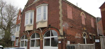 Flat to rent in St. Marks Avenue, Exeter EX1